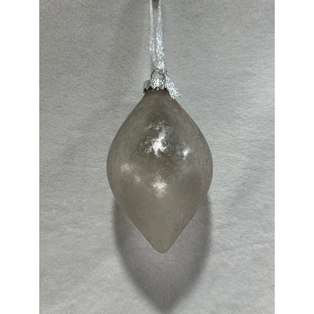 VARIETY OF‎ SILVER CHRISTMAS ORNAMENTS - GLASS